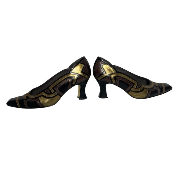 Black and Gold High-Heeled‎ Pumps with Metallic Accent - Picture 6 of 7